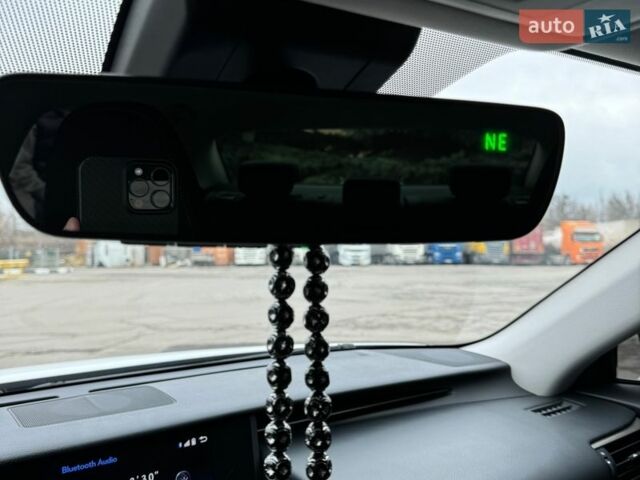 Серый Лексус ИС, объемом двигателя 2 л и пробегом 61 тыс. км за 22000 $, фото 29 на Automoto.ua