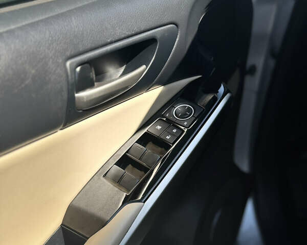 Серый Лексус ИС, объемом двигателя 2 л и пробегом 110 тыс. км за 18900 $, фото 14 на Automoto.ua