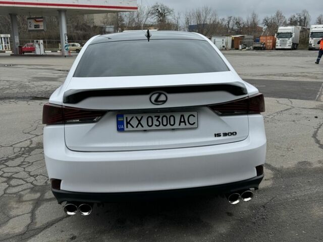 Серый Лексус ИС, объемом двигателя 2 л и пробегом 61 тыс. км за 22000 $, фото 4 на Automoto.ua