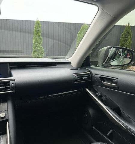 Серый Лексус ИС, объемом двигателя 2 л и пробегом 165 тыс. км за 23000 $, фото 19 на Automoto.ua