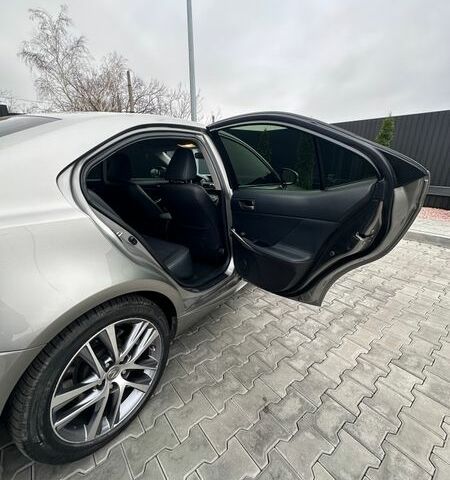 Серый Лексус ИС, объемом двигателя 2 л и пробегом 165 тыс. км за 23000 $, фото 11 на Automoto.ua