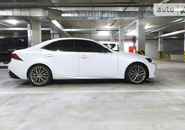 Серый Лексус ИС, объемом двигателя 2 л и пробегом 57 тыс. км за 21500 $, фото 18 на Automoto.ua