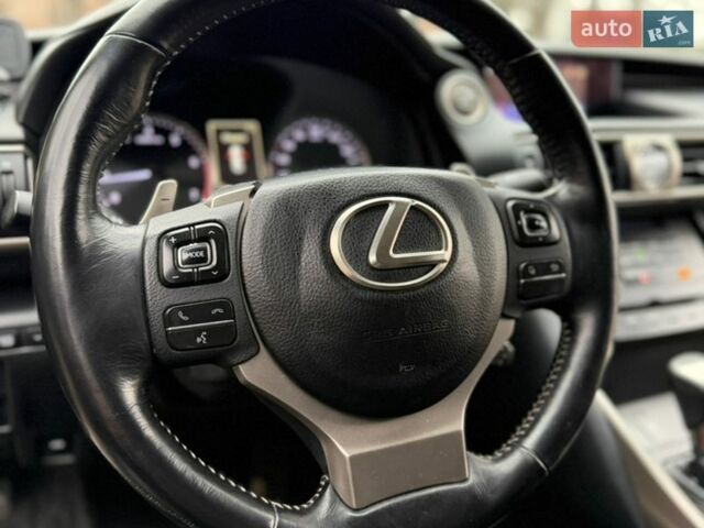 Серый Лексус ИС, объемом двигателя 2 л и пробегом 98 тыс. км за 20400 $, фото 27 на Automoto.ua