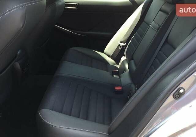 Серый Лексус ИС, объемом двигателя 2.49 л и пробегом 165 тыс. км за 37000 $, фото 6 на Automoto.ua