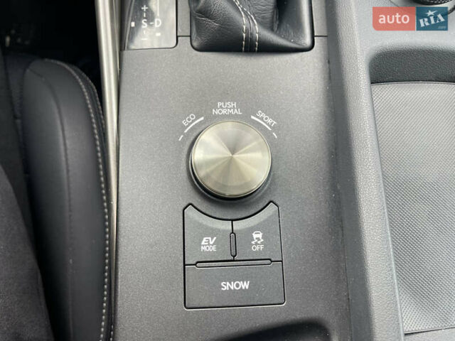 Серый Лексус ИС, объемом двигателя 2.5 л и пробегом 165 тыс. км за 19900 $, фото 44 на Automoto.ua