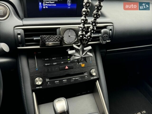 Серый Лексус ИС, объемом двигателя 2 л и пробегом 61 тыс. км за 22000 $, фото 28 на Automoto.ua