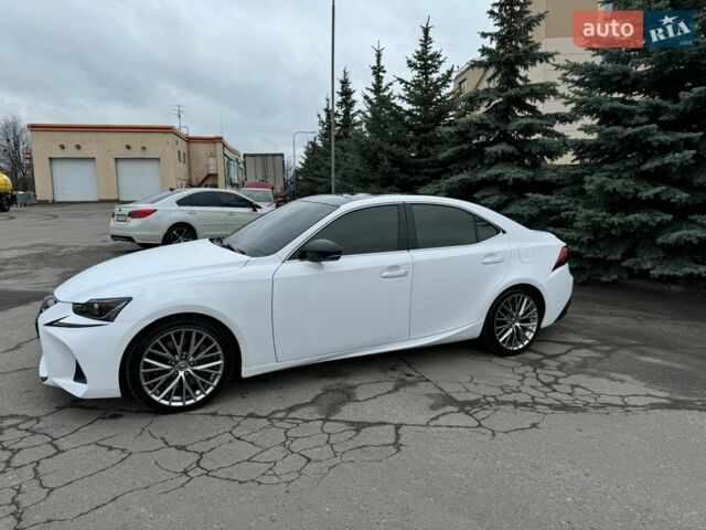 Серый Лексус ИС, объемом двигателя 2 л и пробегом 61 тыс. км за 22000 $, фото 1 на Automoto.ua