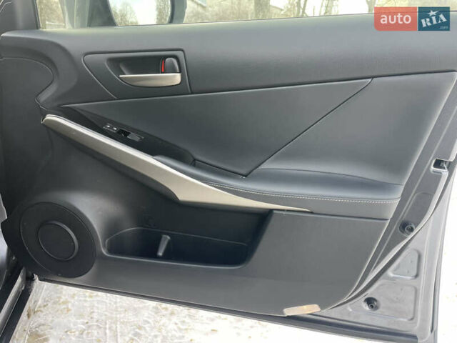 Серый Лексус ИС, объемом двигателя 2.5 л и пробегом 165 тыс. км за 19500 $, фото 56 на Automoto.ua