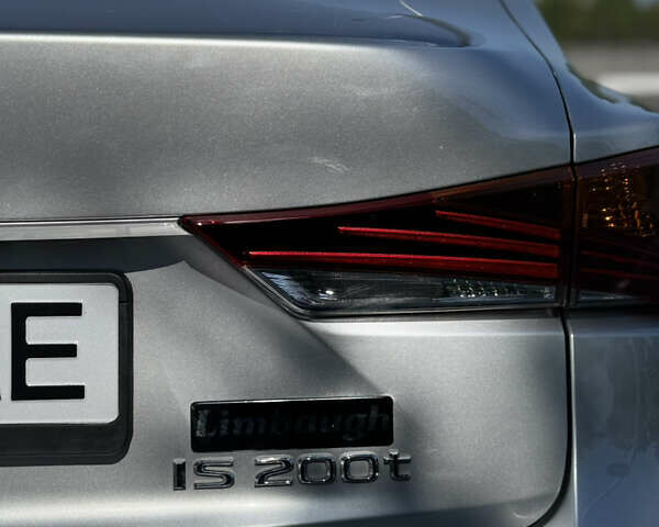 Серый Лексус ИС, объемом двигателя 2 л и пробегом 110 тыс. км за 18900 $, фото 6 на Automoto.ua