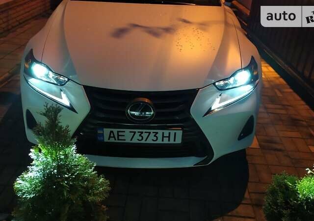 Серый Лексус ИС, объемом двигателя 2 л и пробегом 57 тыс. км за 21500 $, фото 38 на Automoto.ua