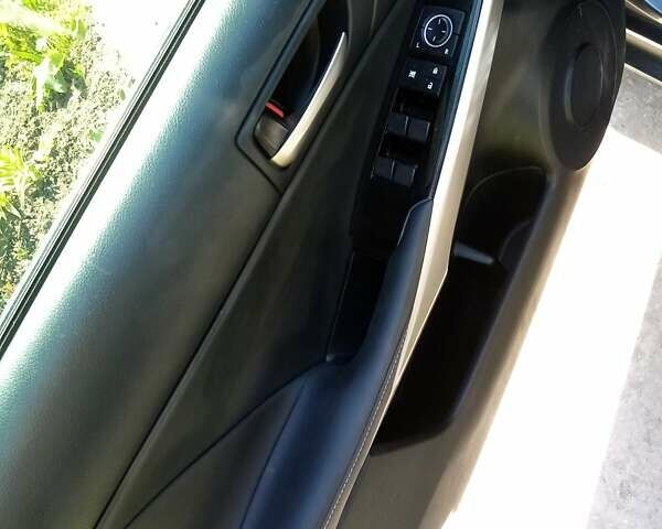 Сірий Лексус ІС, об'ємом двигуна 2 л та пробігом 74 тис. км за 21000 $, фото 14 на Automoto.ua