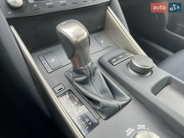 Серый Лексус ИС, объемом двигателя 2.5 л и пробегом 165 тыс. км за 19900 $, фото 42 на Automoto.ua