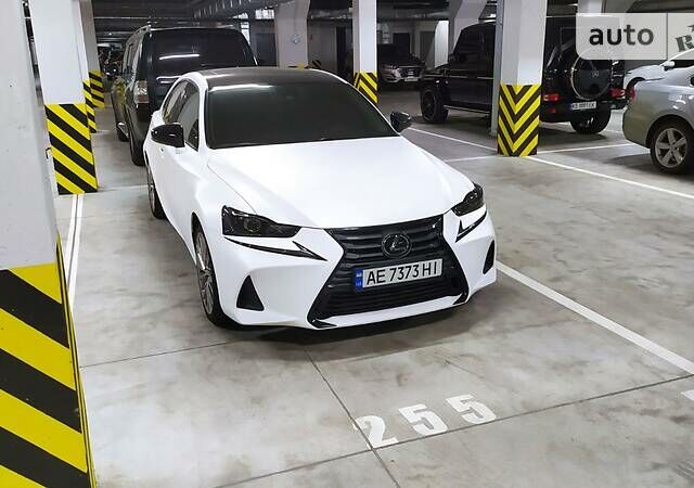 Серый Лексус ИС, объемом двигателя 2 л и пробегом 57 тыс. км за 21500 $, фото 8 на Automoto.ua