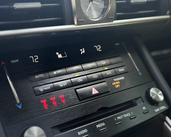 Серый Лексус ИС, объемом двигателя 2 л и пробегом 110 тыс. км за 18900 $, фото 13 на Automoto.ua