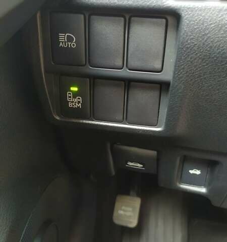 Серый Лексус ИС, объемом двигателя 2 л и пробегом 57 тыс. км за 21500 $, фото 26 на Automoto.ua