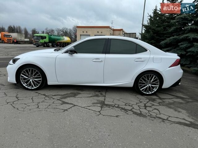 Серый Лексус ИС, объемом двигателя 2 л и пробегом 61 тыс. км за 22000 $, фото 2 на Automoto.ua
