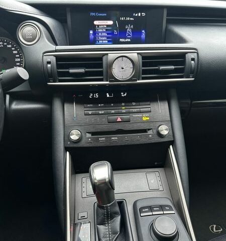 Серый Лексус ИС, объемом двигателя 2 л и пробегом 165 тыс. км за 23000 $, фото 24 на Automoto.ua