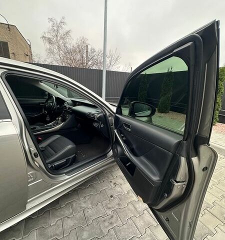 Серый Лексус ИС, объемом двигателя 2 л и пробегом 165 тыс. км за 23000 $, фото 12 на Automoto.ua