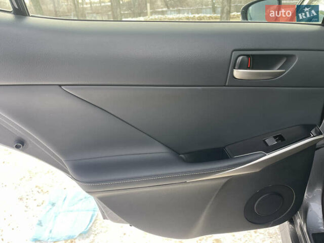 Серый Лексус ИС, объемом двигателя 2.5 л и пробегом 165 тыс. км за 19500 $, фото 48 на Automoto.ua