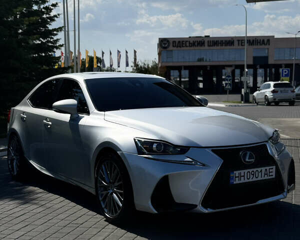 Серый Лексус ИС, объемом двигателя 2 л и пробегом 110 тыс. км за 18900 $, фото 2 на Automoto.ua
