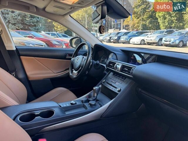 Сірий Лексус ІС, об'ємом двигуна 2 л та пробігом 60 тис. км за 21500 $, фото 10 на Automoto.ua