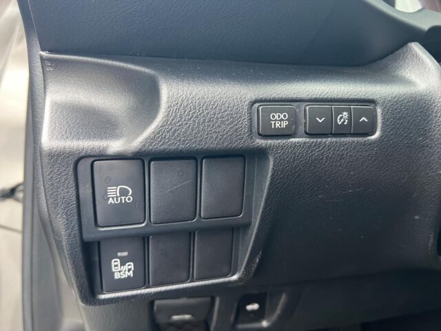 Серый Лексус ИС, объемом двигателя 2 л и пробегом 55 тыс. км за 26990 $, фото 32 на Automoto.ua