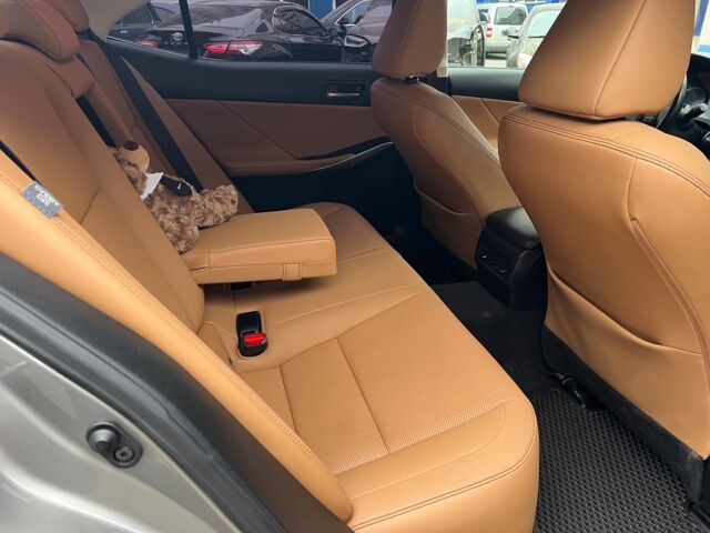 Серый Лексус ИС, объемом двигателя 2 л и пробегом 55 тыс. км за 26990 $, фото 19 на Automoto.ua