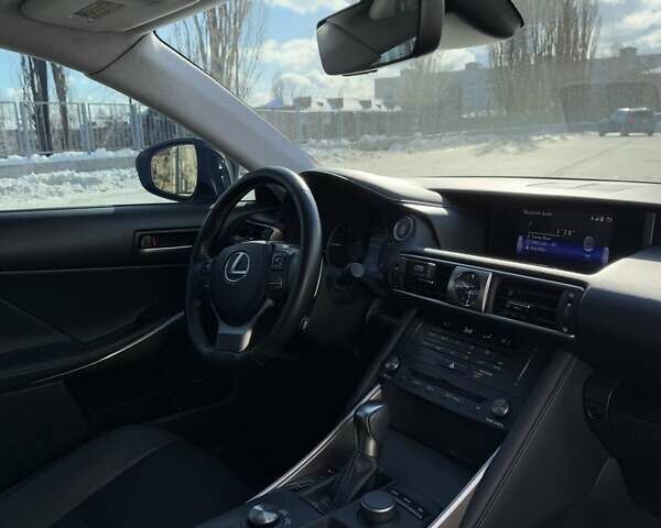 Серый Лексус ИС, объемом двигателя 2 л и пробегом 38 тыс. км за 23000 $, фото 16 на Automoto.ua