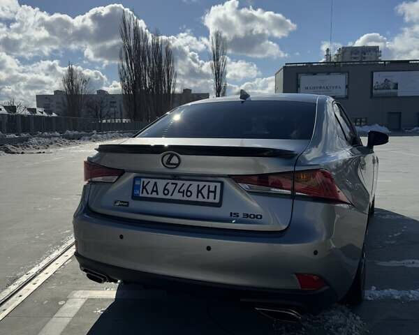 Серый Лексус ИС, объемом двигателя 2 л и пробегом 38 тыс. км за 23000 $, фото 3 на Automoto.ua