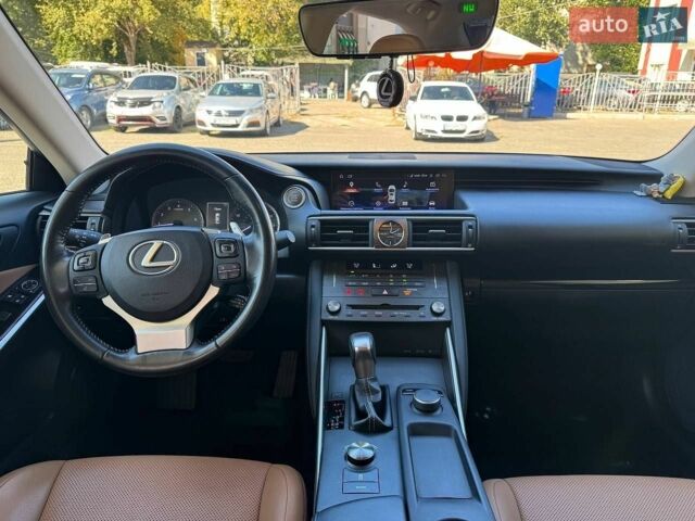 Сірий Лексус ІС, об'ємом двигуна 2 л та пробігом 60 тис. км за 21500 $, фото 14 на Automoto.ua