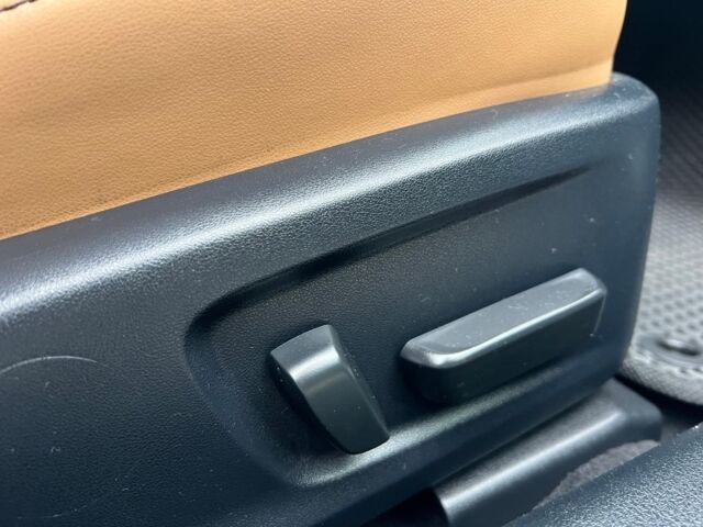 Серый Лексус ИС, объемом двигателя 2 л и пробегом 55 тыс. км за 26990 $, фото 26 на Automoto.ua