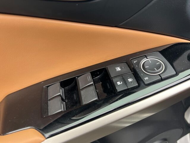 Серый Лексус ИС, объемом двигателя 2 л и пробегом 55 тыс. км за 26990 $, фото 29 на Automoto.ua