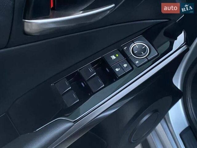 Сірий Лексус ІС, об'ємом двигуна 2 л та пробігом 55 тис. км за 36999 $, фото 13 на Automoto.ua