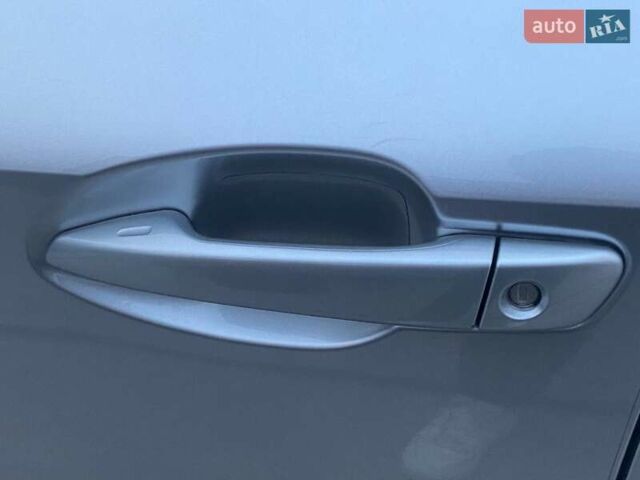 Сірий Лексус ІС, об'ємом двигуна 2 л та пробігом 55 тис. км за 36999 $, фото 12 на Automoto.ua