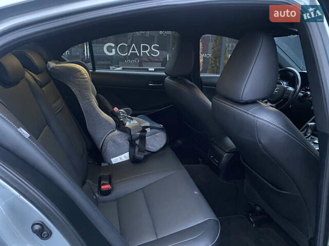 Сірий Лексус ІС, об'ємом двигуна 2 л та пробігом 55 тис. км за 36999 $, фото 25 на Automoto.ua