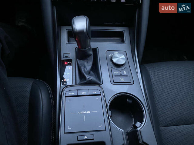 Сірий Лексус ІС, об'ємом двигуна 2 л та пробігом 55 тис. км за 36999 $, фото 23 на Automoto.ua