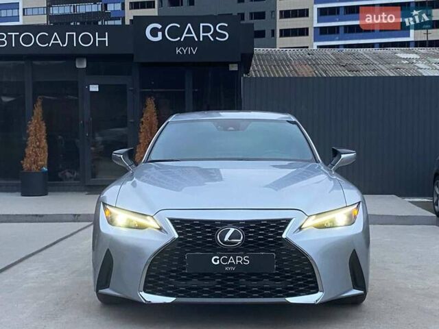 Сірий Лексус ІС, об'ємом двигуна 2 л та пробігом 55 тис. км за 36999 $, фото 1 на Automoto.ua