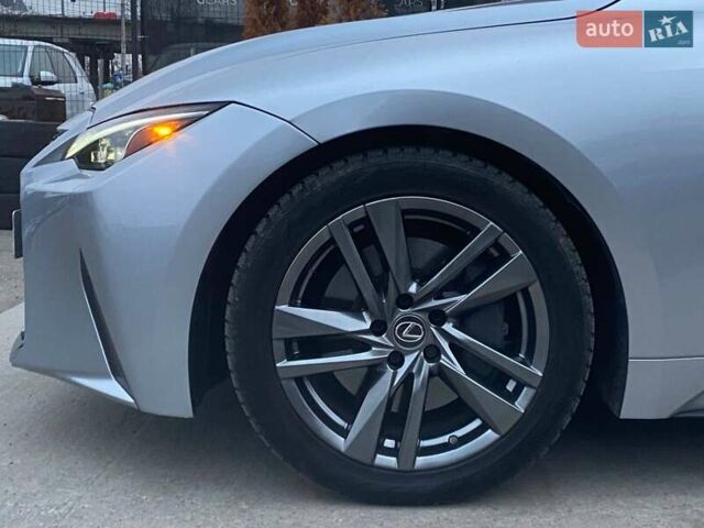 Сірий Лексус ІС, об'ємом двигуна 2 л та пробігом 55 тис. км за 36999 $, фото 10 на Automoto.ua