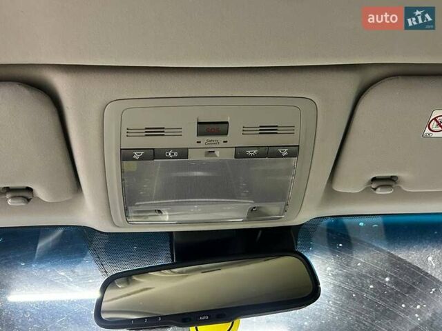 Синий Лексус ИС, объемом двигателя 2.5 л и пробегом 184 тыс. км за 13500 $, фото 19 на Automoto.ua