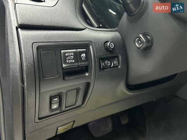 Синий Лексус ИС, объемом двигателя 2.5 л и пробегом 184 тыс. км за 13500 $, фото 10 на Automoto.ua