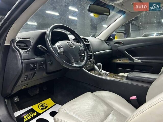 Синий Лексус ИС, объемом двигателя 2.5 л и пробегом 184 тыс. км за 13500 $, фото 9 на Automoto.ua