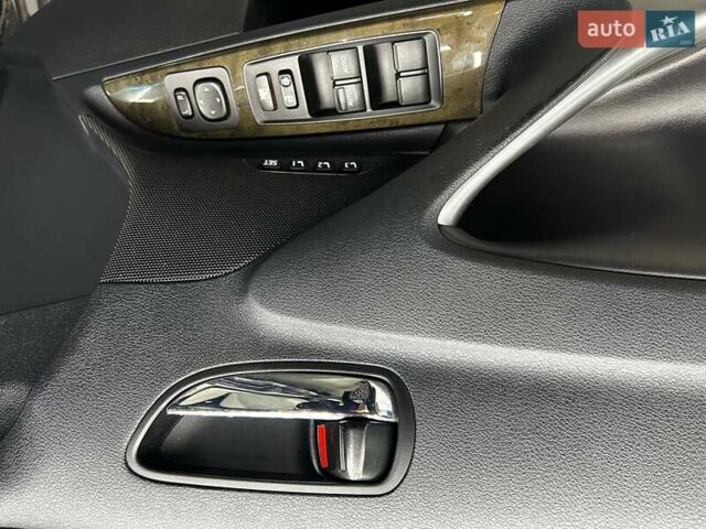 Синий Лексус ИС, объемом двигателя 2.5 л и пробегом 184 тыс. км за 13500 $, фото 8 на Automoto.ua