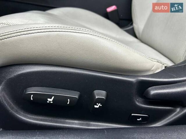 Синий Лексус ИС, объемом двигателя 2.5 л и пробегом 184 тыс. км за 13500 $, фото 7 на Automoto.ua