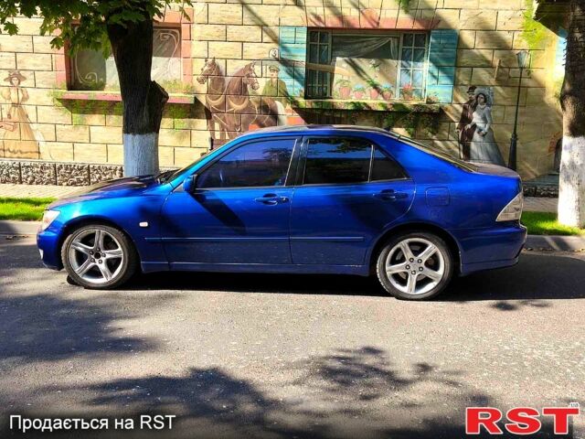 Синій Лексус ІС, об'ємом двигуна 2 л та пробігом 320 тис. км за 4500 $, фото 1 на Automoto.ua