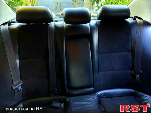 Синій Лексус ІС, об'ємом двигуна 2 л та пробігом 320 тис. км за 4500 $, фото 2 на Automoto.ua