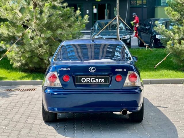 Синий Лексус ИС, объемом двигателя 2 л и пробегом 310 тыс. км за 4999 $, фото 3 на Automoto.ua