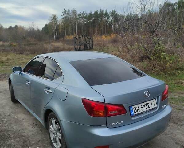 Синий Лексус ИС, объемом двигателя 2.23 л и пробегом 300 тыс. км за 5300 $, фото 6 на Automoto.ua