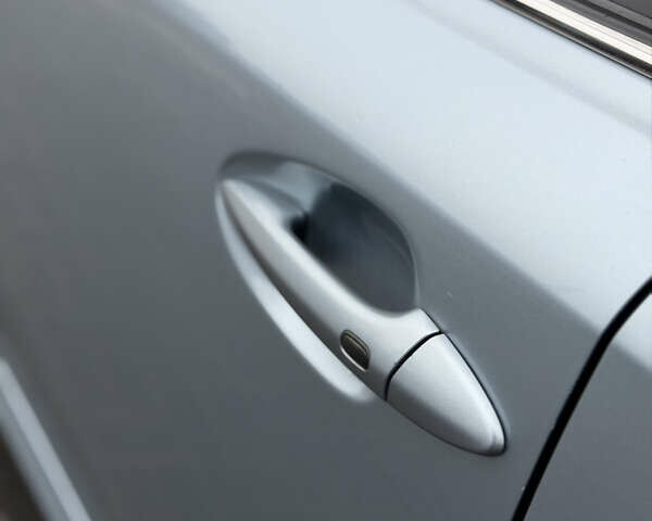 Синій Лексус ІС, об'ємом двигуна 2.23 л та пробігом 249 тис. км за 8499 $, фото 7 на Automoto.ua