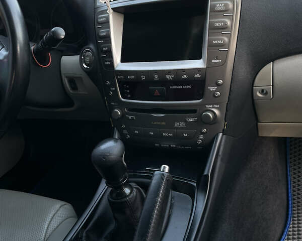 Синий Лексус ИС, объемом двигателя 2.23 л и пробегом 300 тыс. км за 7200 $, фото 7 на Automoto.ua