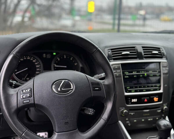 Синій Лексус ІС, об'ємом двигуна 2.23 л та пробігом 249 тис. км за 8499 $, фото 9 на Automoto.ua